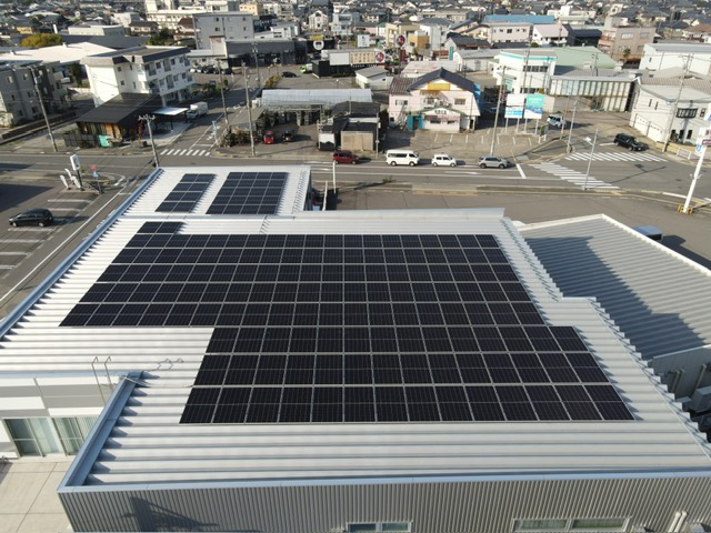 工場屋根 | 会社と社員と自分も成長させるのが、私の仕事